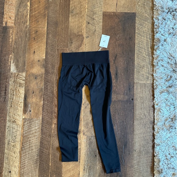 Gymshark, seamless black leggings, never worn, size medium - Picture 2 of 3